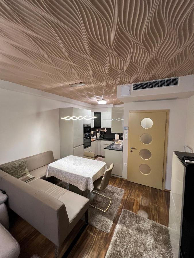 Parizsi Udvar Premium Apartman Apartment Debreţin Exterior foto