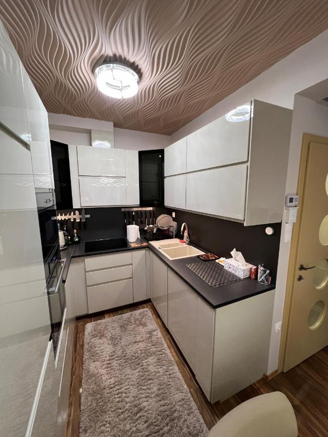 Parizsi Udvar Premium Apartman Apartment Debreţin Exterior foto