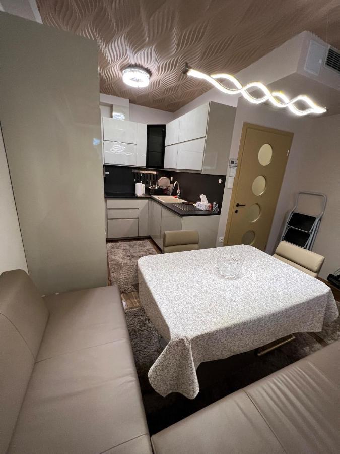 Parizsi Udvar Premium Apartman Apartment Debreţin Exterior foto