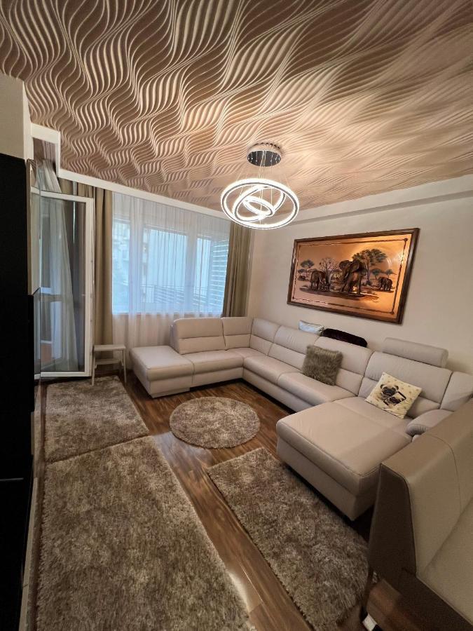 Parizsi Udvar Premium Apartman Apartment Debreţin Exterior foto