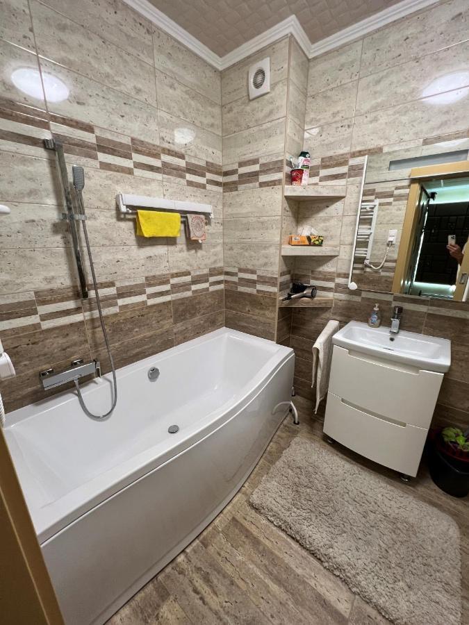 Parizsi Udvar Premium Apartman Apartment Debreţin Exterior foto